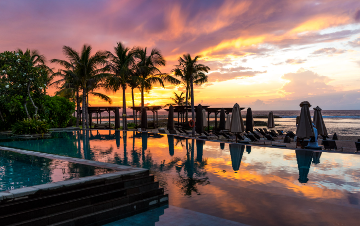 Best Luxury Hotels with Ocean Views for 2025